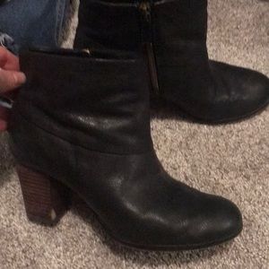 Cole Haan 7.5 Black bootie
